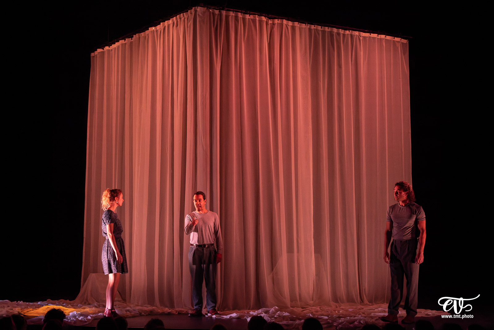 REVENIR (CIE LE TALON ROUGE)